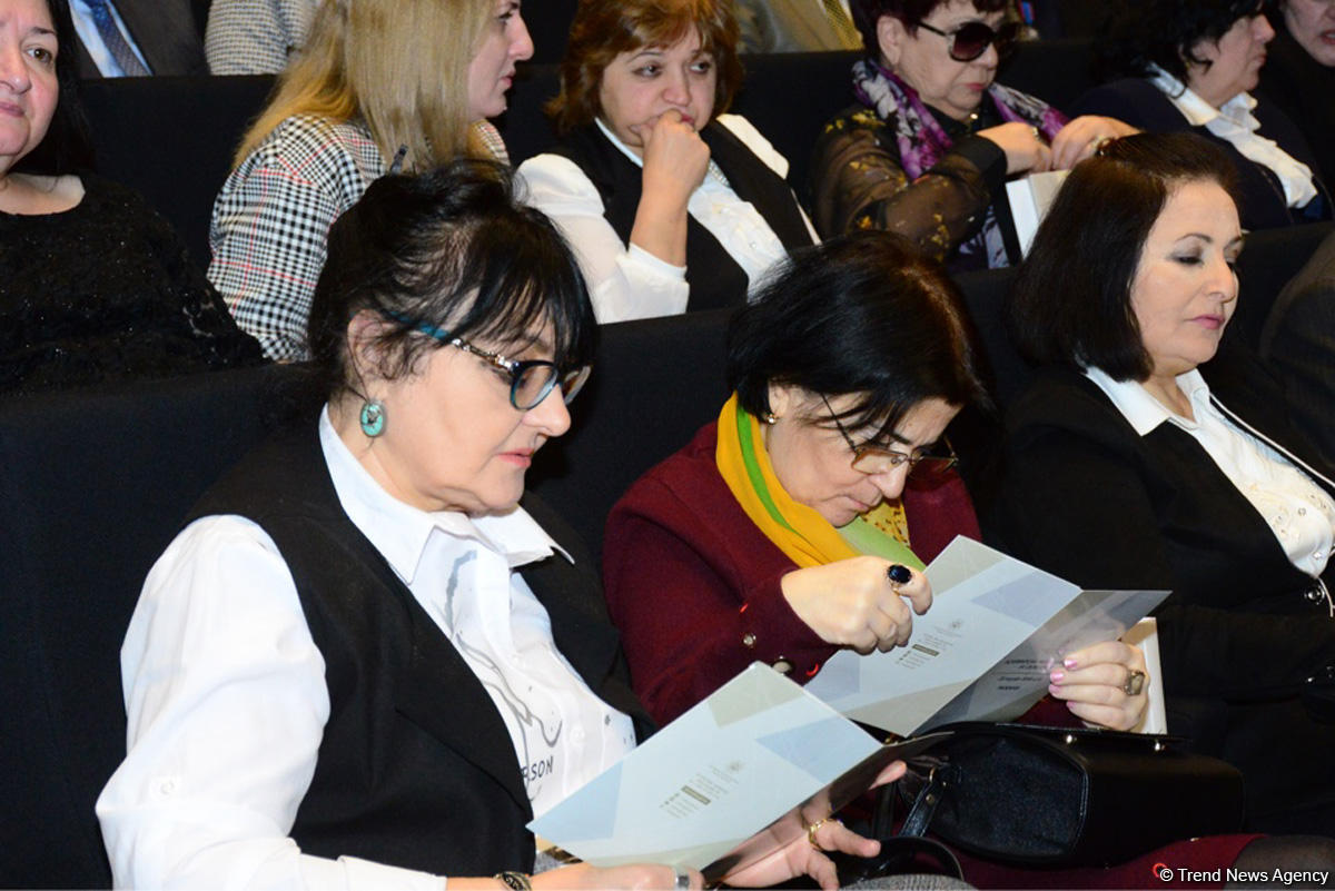 Azərbaycan müəllimlərinin XV qurultayı işini yekunlaşdırdı (FOTO) (YENİLƏNİB 2)