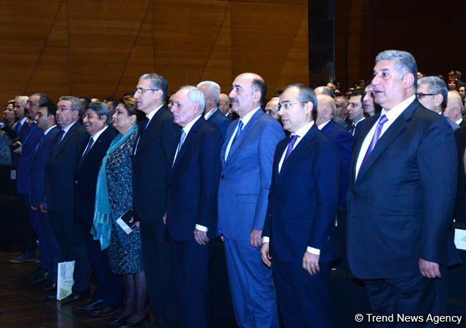 Azərbaycan müəllimlərinin XV qurultayı işini yekunlaşdırdı (FOTO) (YENİLƏNİB 2)