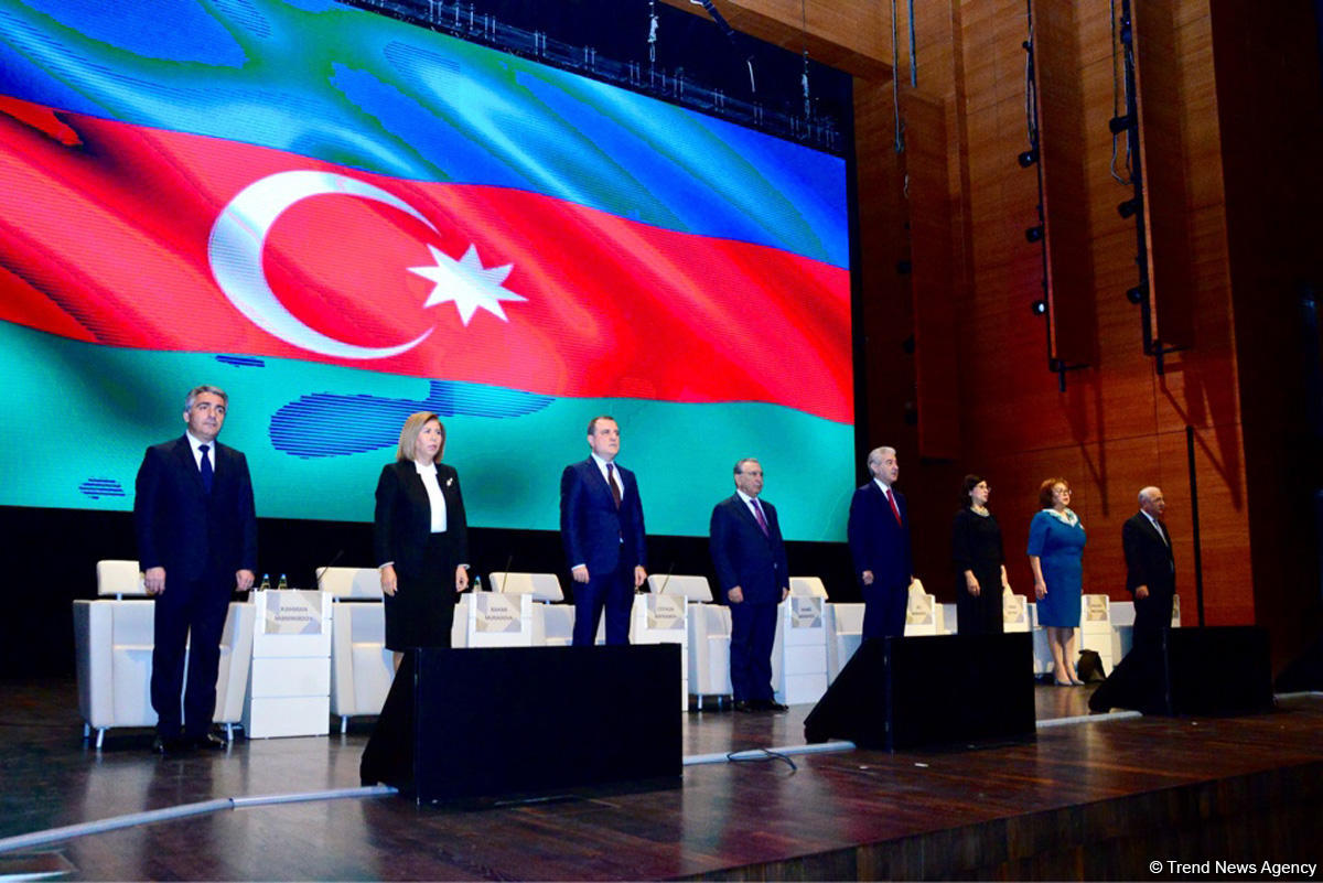 Azərbaycan müəllimlərinin XV qurultayı işini yekunlaşdırdı (FOTO) (YENİLƏNİB 2)