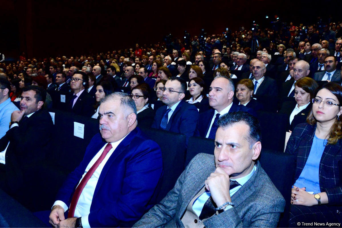 Azərbaycan müəllimlərinin XV qurultayı işini yekunlaşdırdı (FOTO) (YENİLƏNİB 2)