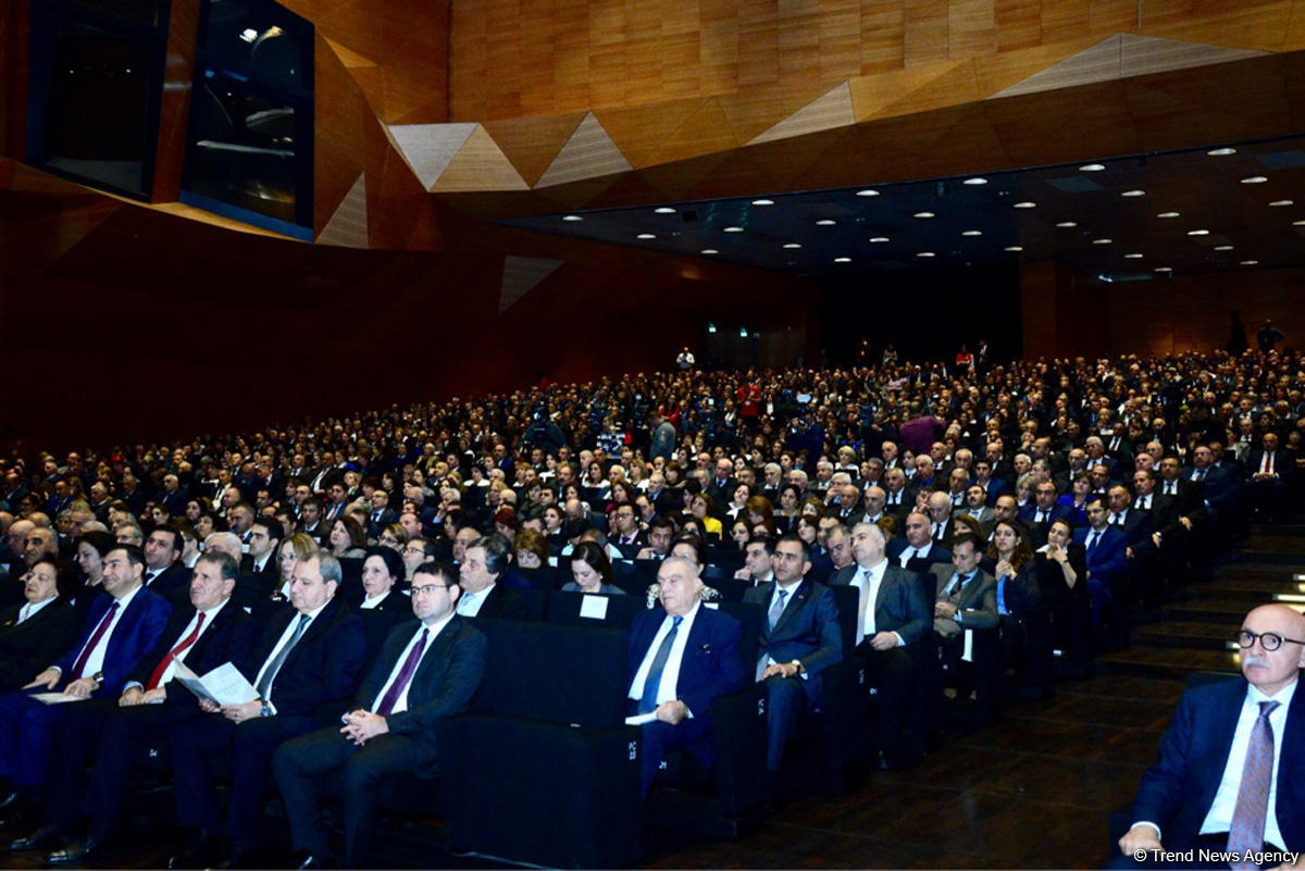 Azərbaycan müəllimlərinin XV qurultayı işini yekunlaşdırdı (FOTO) (YENİLƏNİB 2)