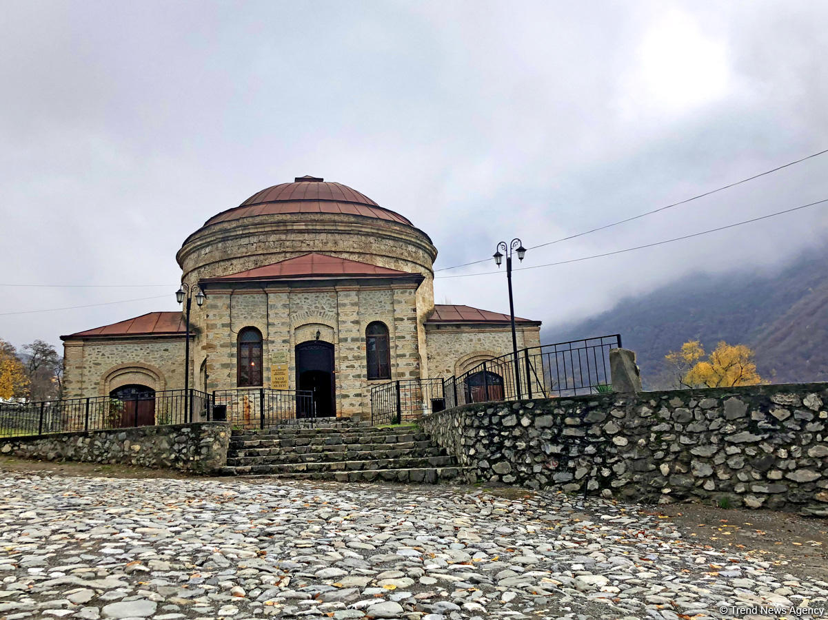 Payızın daha da gözəlləşdirdiyi Şəki (FOTO)