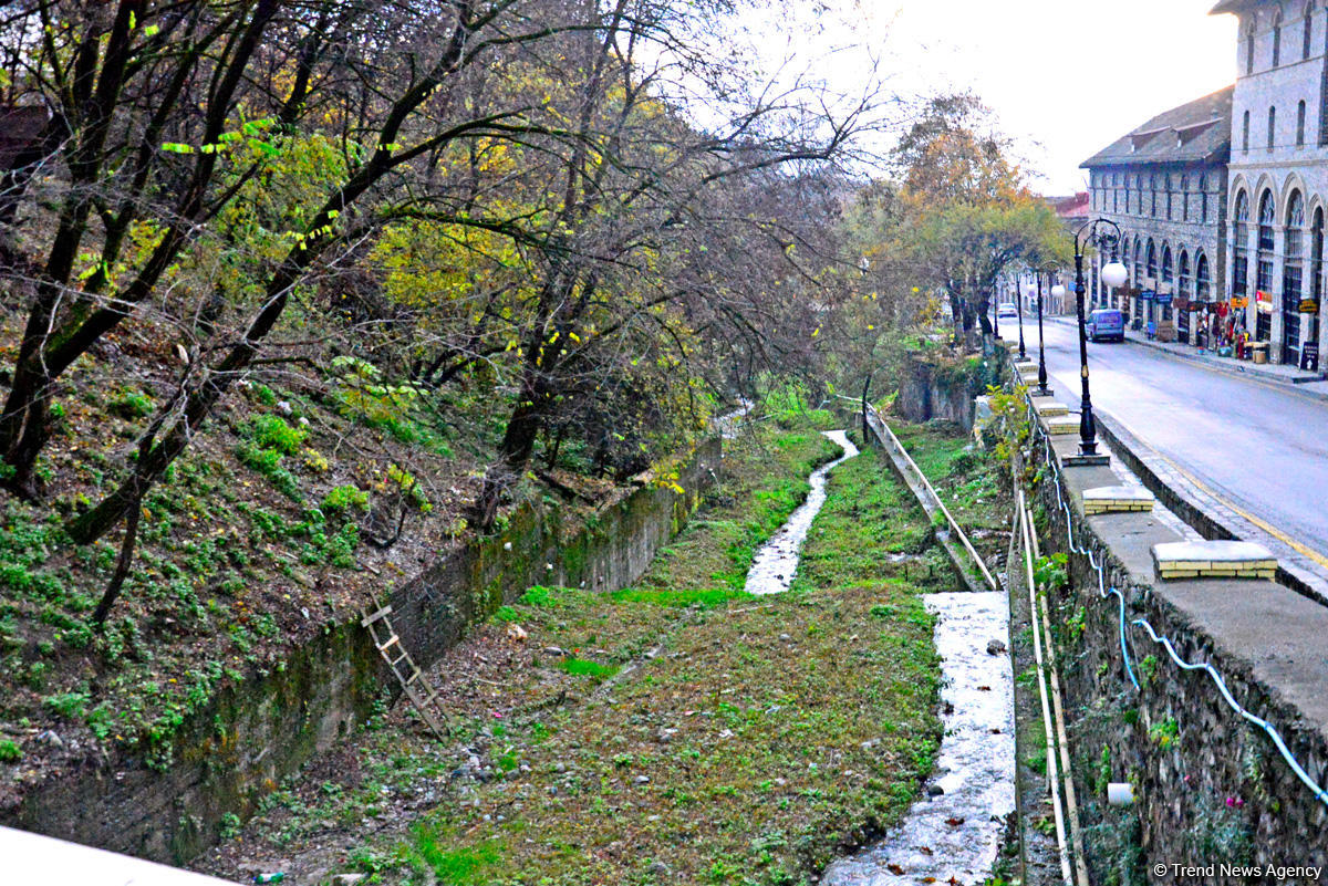 Payızın daha da gözəlləşdirdiyi Şəki (FOTO)