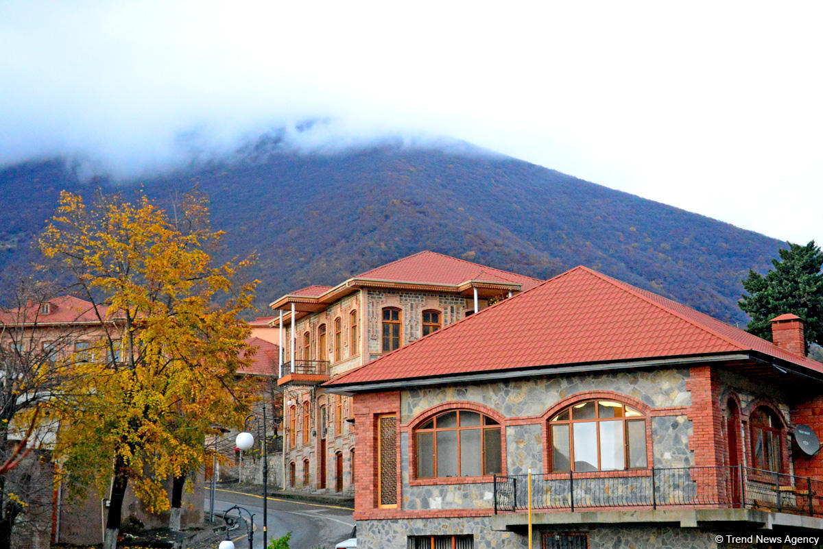 Payızın daha da gözəlləşdirdiyi Şəki (FOTO)