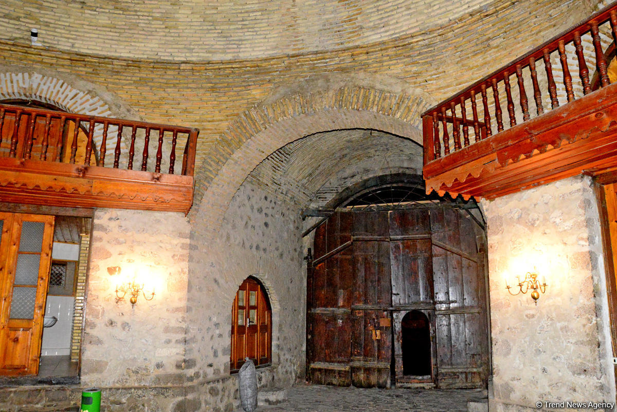 Payızın daha da gözəlləşdirdiyi Şəki (FOTO)