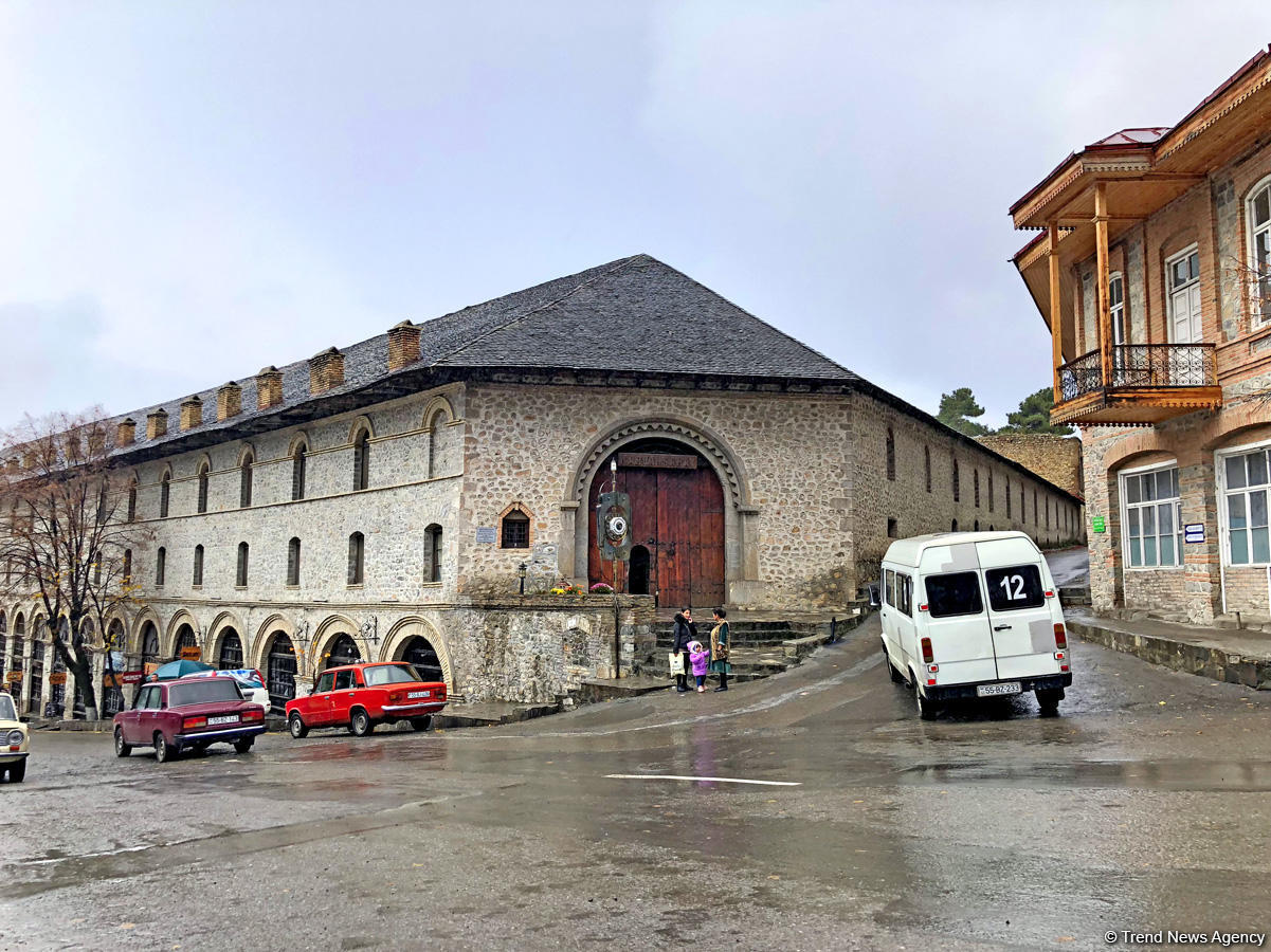 Payızın daha da gözəlləşdirdiyi Şəki (FOTO)