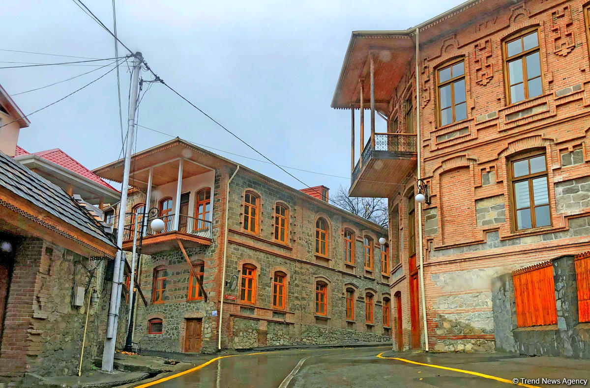 Payızın daha da gözəlləşdirdiyi Şəki (FOTO)