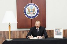 Prezident İlham Əliyev ABŞ-ın ölkəmizdəki səfirliyində olub, Corc Buşun vəfatı ilə əlaqədar başsağlığı verib (YENİLƏNİB) (FOTO)