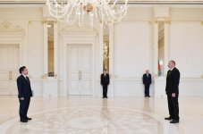Prezident İlham Əliyev bir sıra ölkələrin Azərbaycanda yeni təyin olunmuş səfirlərinin etimadnamələrini qəbul edib (FOTO) (YENİLƏNİB-2)
