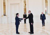 Prezident İlham Əliyev bir sıra ölkələrin Azərbaycanda yeni təyin olunmuş səfirlərinin etimadnamələrini qəbul edib (FOTO) (YENİLƏNİB-2)