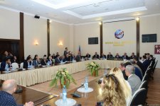 Televiziya və radioda ədəbi dil normalarına riayət edilməsi üzrə monitorinqlərin nəticələrinə həsr olunmuş konfrans keçirilib (FOTO)