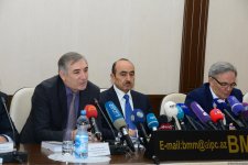 Televiziya və radioda ədəbi dil normalarına riayət edilməsi üzrə monitorinqlərin nəticələrinə həsr olunmuş konfrans keçirilib (FOTO)