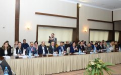 Televiziya və radioda ədəbi dil normalarına riayət edilməsi üzrə monitorinqlərin nəticələrinə həsr olunmuş konfrans keçirilib (FOTO)