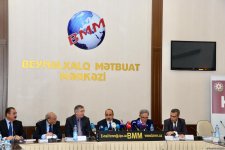 Televiziya və radioda ədəbi dil normalarına riayət edilməsi üzrə monitorinqlərin nəticələrinə həsr olunmuş konfrans keçirilib (FOTO)
