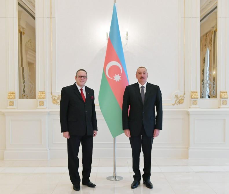 Prezident İlham Əliyev bir sıra ölkələrin Azərbaycanda yeni təyin olunmuş səfirlərinin etimadnamələrini qəbul edib (FOTO) (YENİLƏNİB-2)