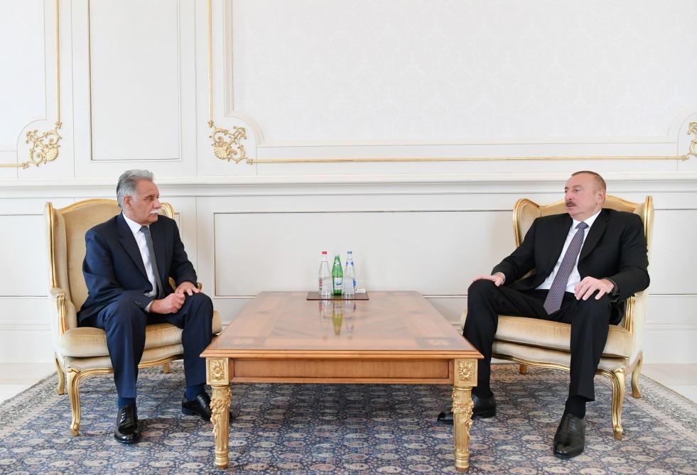 Prezident İlham Əliyev bir sıra ölkələrin Azərbaycanda yeni təyin olunmuş səfirlərinin etimadnamələrini qəbul edib (FOTO) (YENİLƏNİB-2)