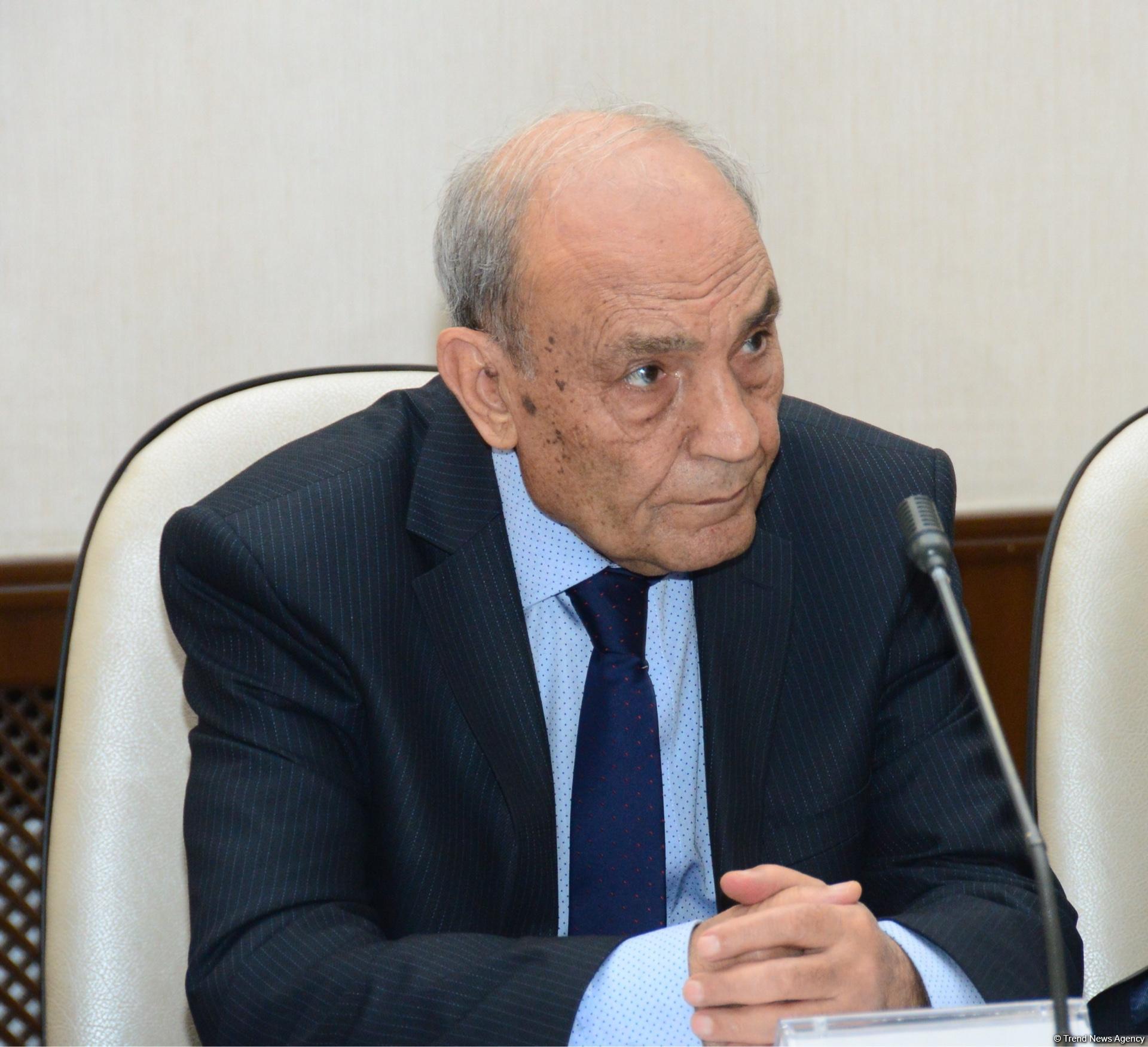 Televiziya və radioda ədəbi dil normalarına riayət edilməsi üzrə monitorinqlərin nəticələrinə həsr olunmuş konfrans keçirilib (FOTO)
