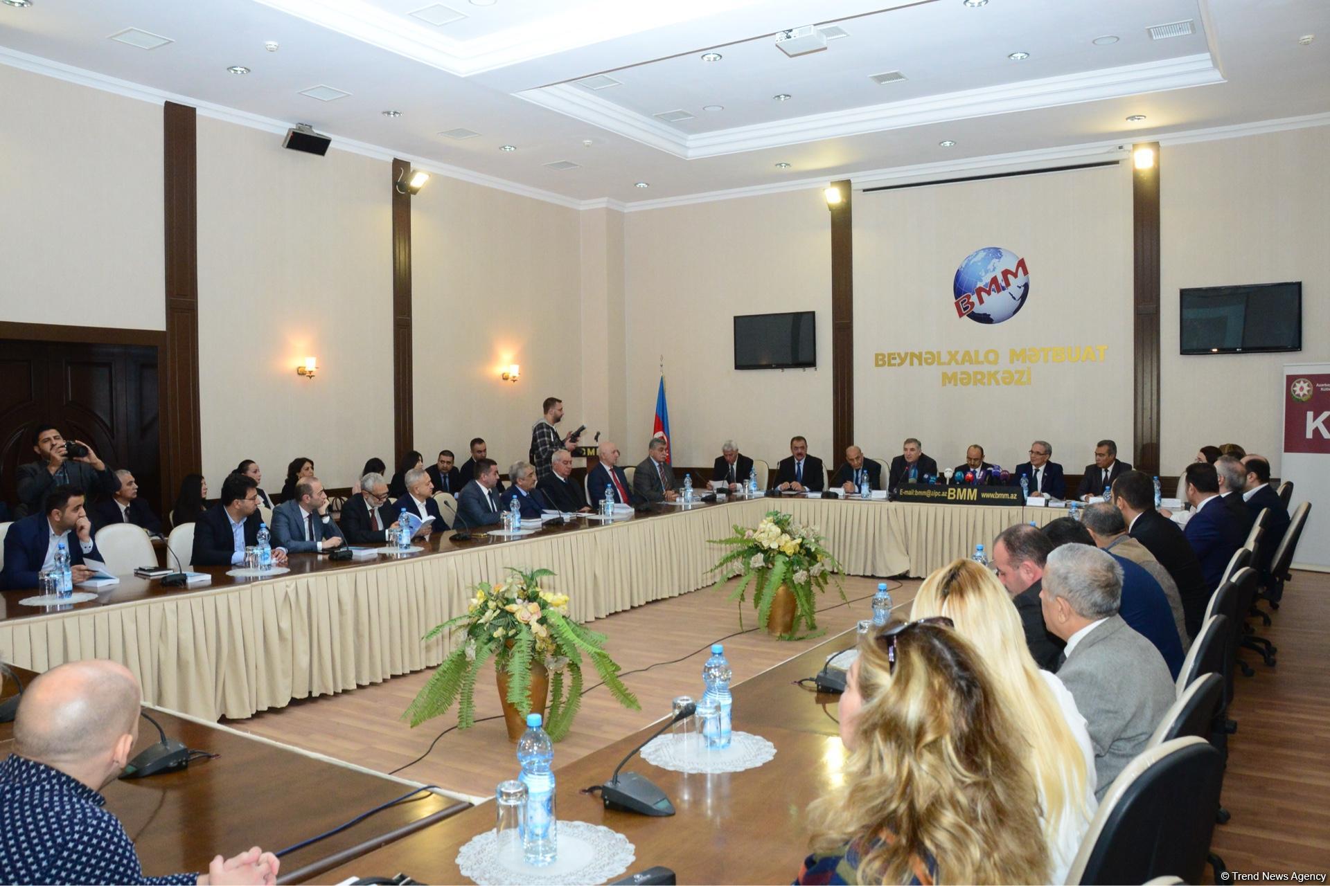 Televiziya və radioda ədəbi dil normalarına riayət edilməsi üzrə monitorinqlərin nəticələrinə həsr olunmuş konfrans keçirilib (FOTO)