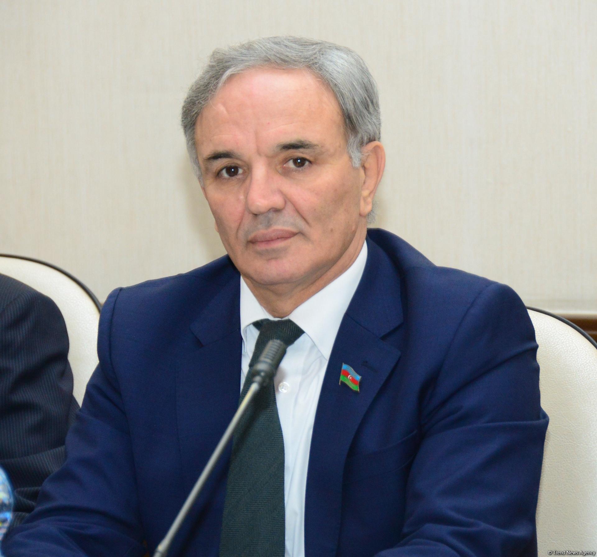Televiziya və radioda ədəbi dil normalarına riayət edilməsi üzrə monitorinqlərin nəticələrinə həsr olunmuş konfrans keçirilib (FOTO)