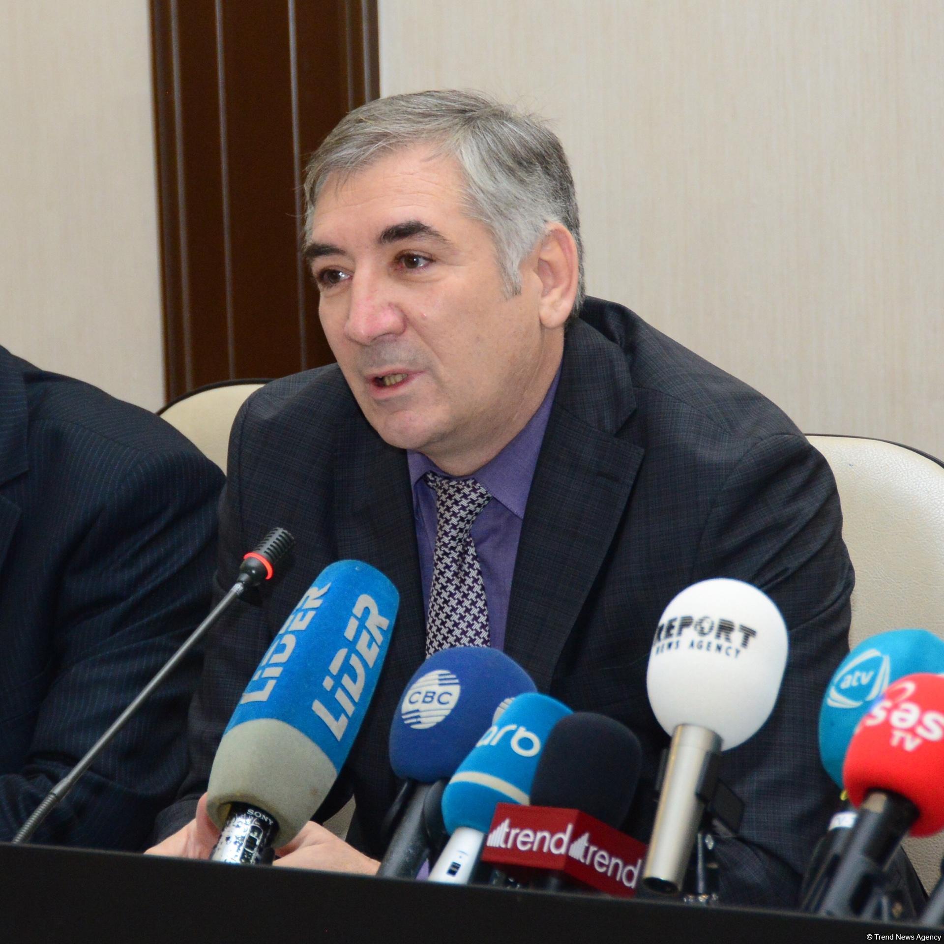 Televiziya və radioda ədəbi dil normalarına riayət edilməsi üzrə monitorinqlərin nəticələrinə həsr olunmuş konfrans keçirilib (FOTO)