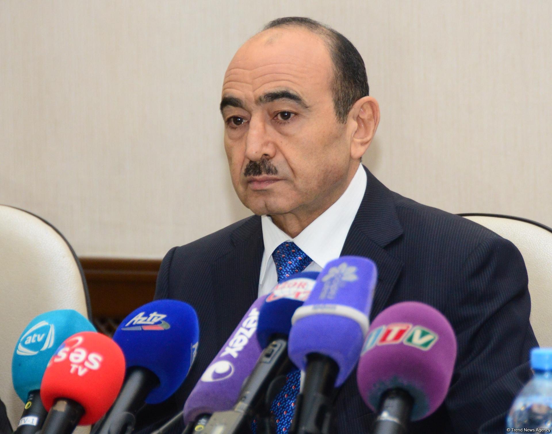 Televiziya və radioda ədəbi dil normalarına riayət edilməsi üzrə monitorinqlərin nəticələrinə həsr olunmuş konfrans keçirilib (FOTO)