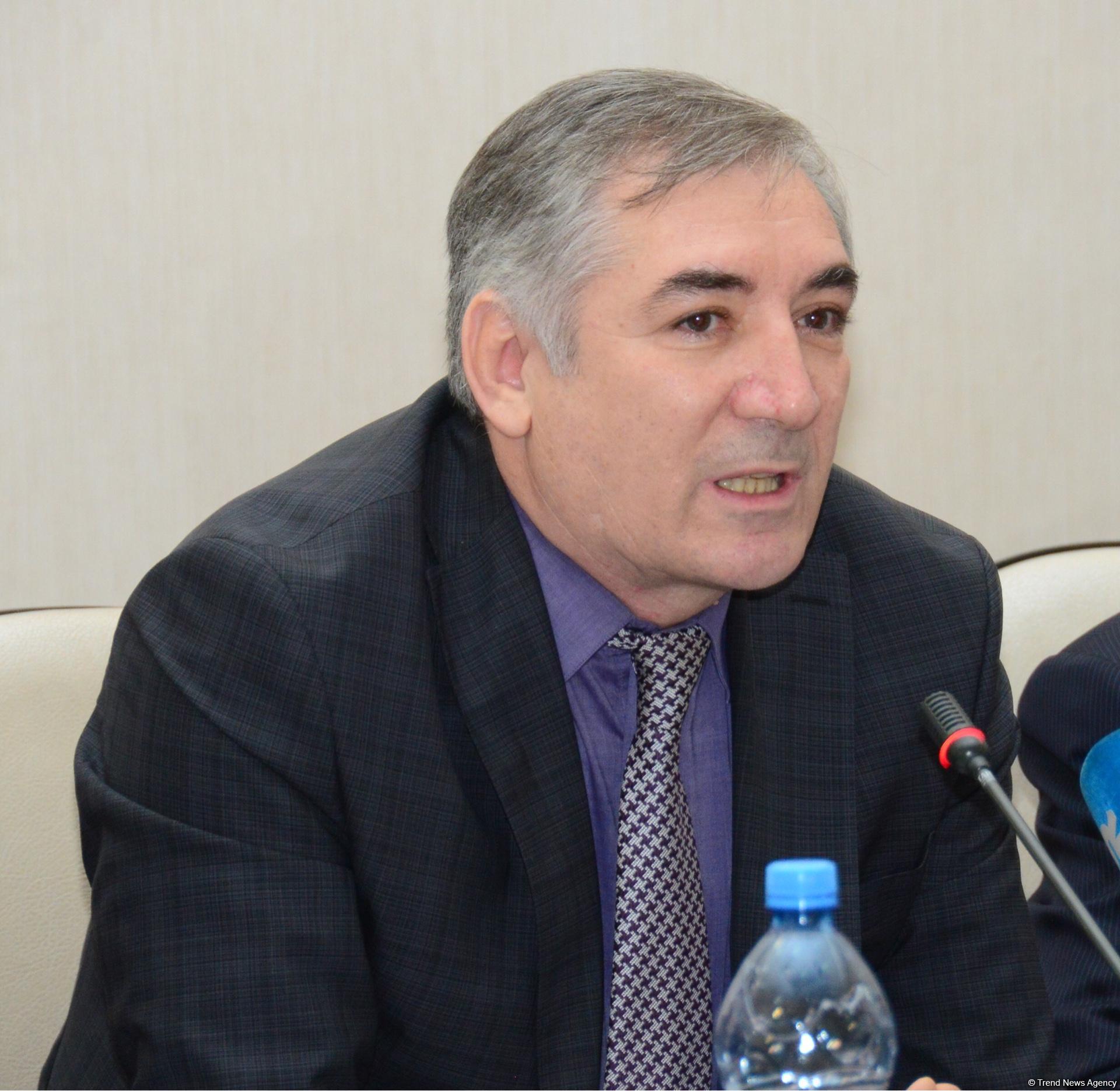 Televiziya və radioda ədəbi dil normalarına riayət edilməsi üzrə monitorinqlərin nəticələrinə həsr olunmuş konfrans keçirilib (FOTO)