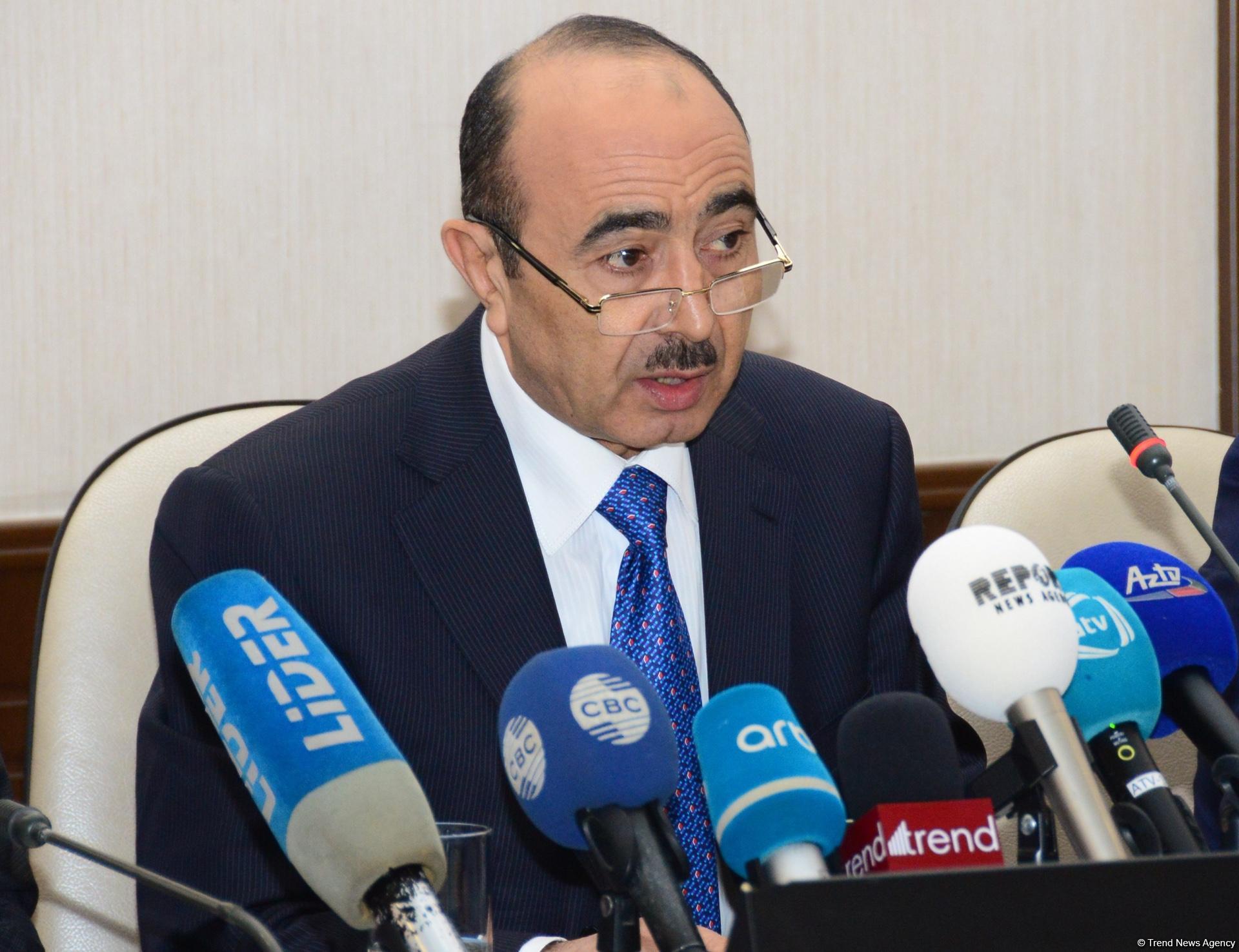 Televiziya və radioda ədəbi dil normalarına riayət edilməsi üzrə monitorinqlərin nəticələrinə həsr olunmuş konfrans keçirilib (FOTO)
