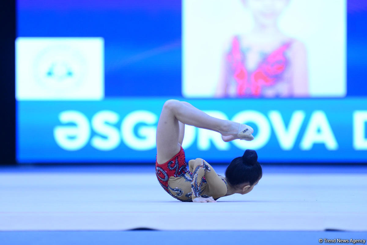 Bədii gimnastika üzrə 25-ci Azərbaycan Birinciliyinin üçüncü günü başlayıb (FOTO)