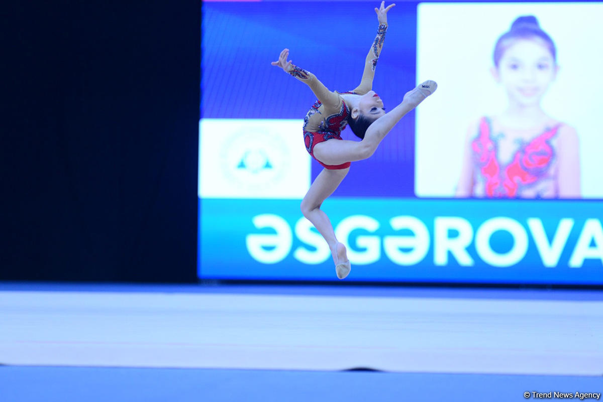 Bədii gimnastika üzrə 25-ci Azərbaycan Birinciliyinin üçüncü günü başlayıb (FOTO)
