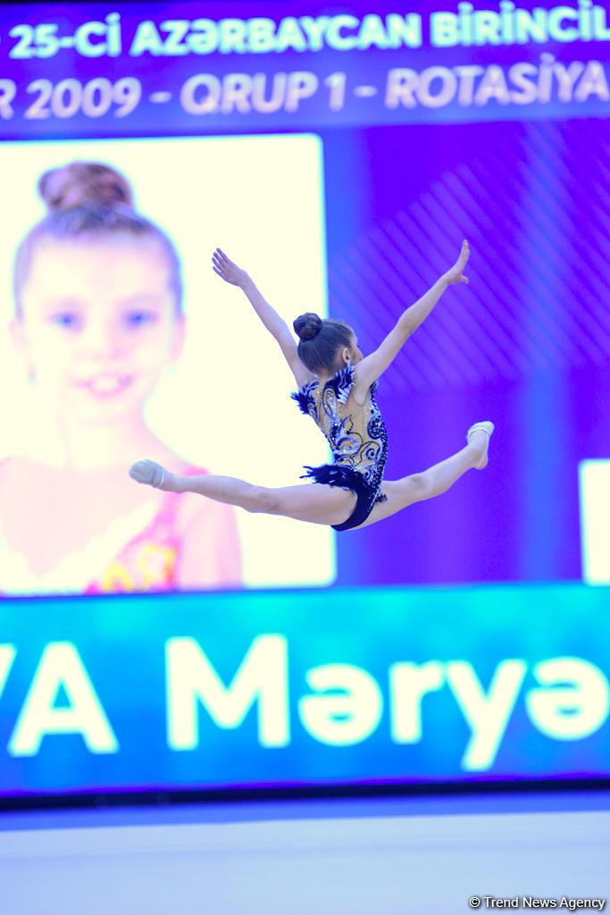 Bədii gimnastika üzrə 25-ci Azərbaycan Birinciliyinin üçüncü günü başlayıb (FOTO)