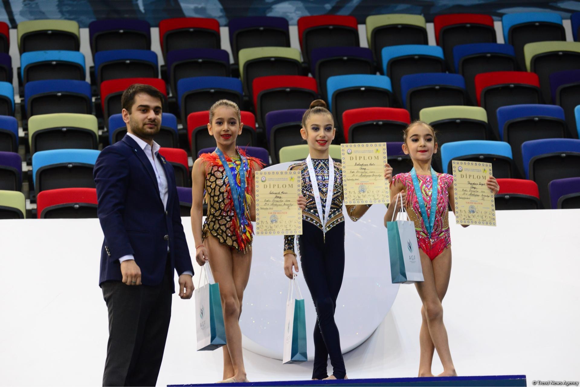 Bədii gimnastika üzrə 25-ci Azərbaycan birinciliyinin üçüncü günündə qaliblər mükafatlandırılıb (FOTO)