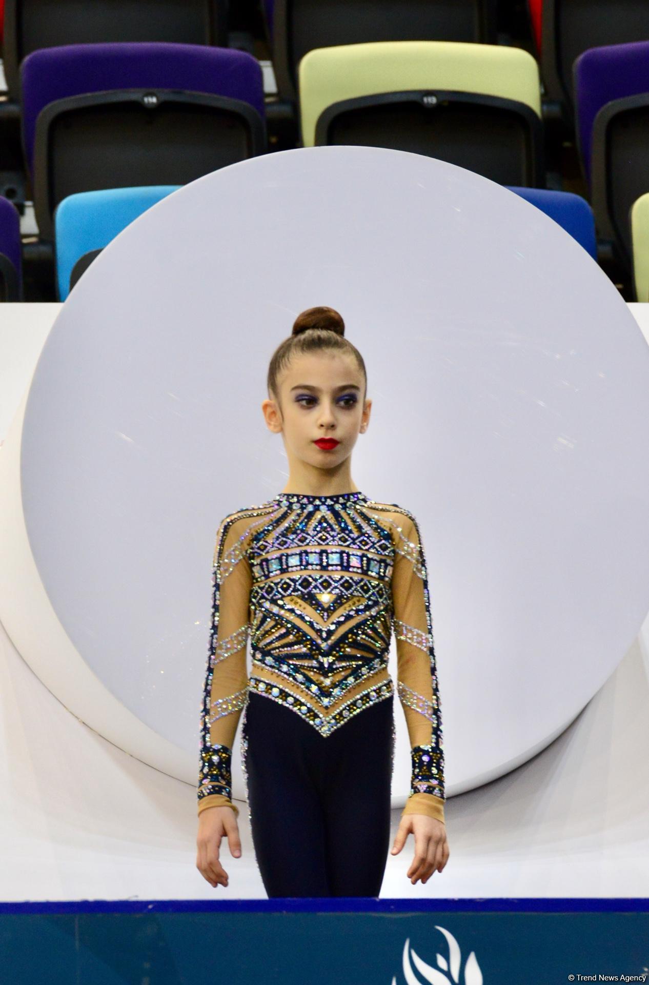 Bədii gimnastika üzrə 25-ci Azərbaycan birinciliyinin üçüncü günündə qaliblər mükafatlandırılıb (FOTO)