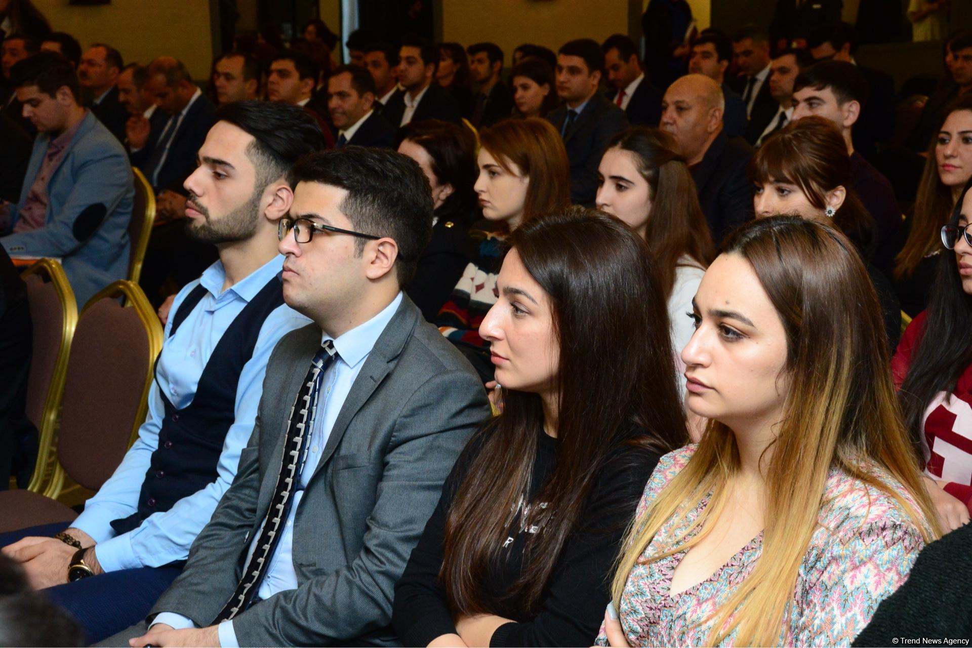 Ombudsman: İnsan hüquqları sahəsində problemlərdən biri də gender bərabərliyinin pozulmasıdır (FOTO)