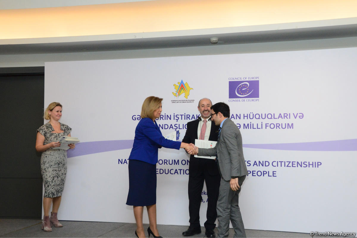 Ombudsman: İnsan hüquqları sahəsində problemlərdən biri də gender bərabərliyinin pozulmasıdır (FOTO)