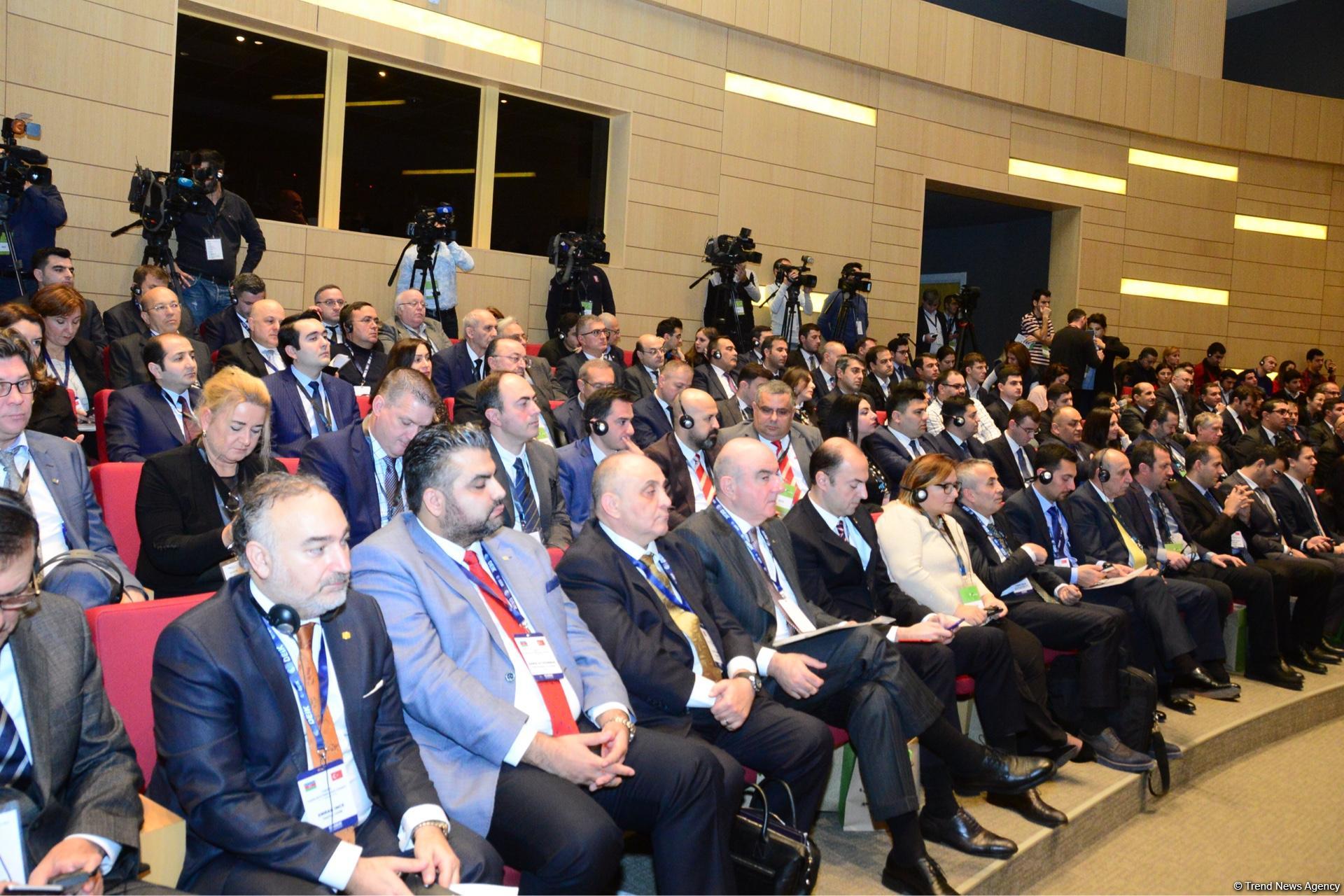 Hafiz Paşayev: ADA Universiteti alternativ enerjinin tətbiqi sahəsində müsbət nəticələrə nail ola bilib (FOTO)