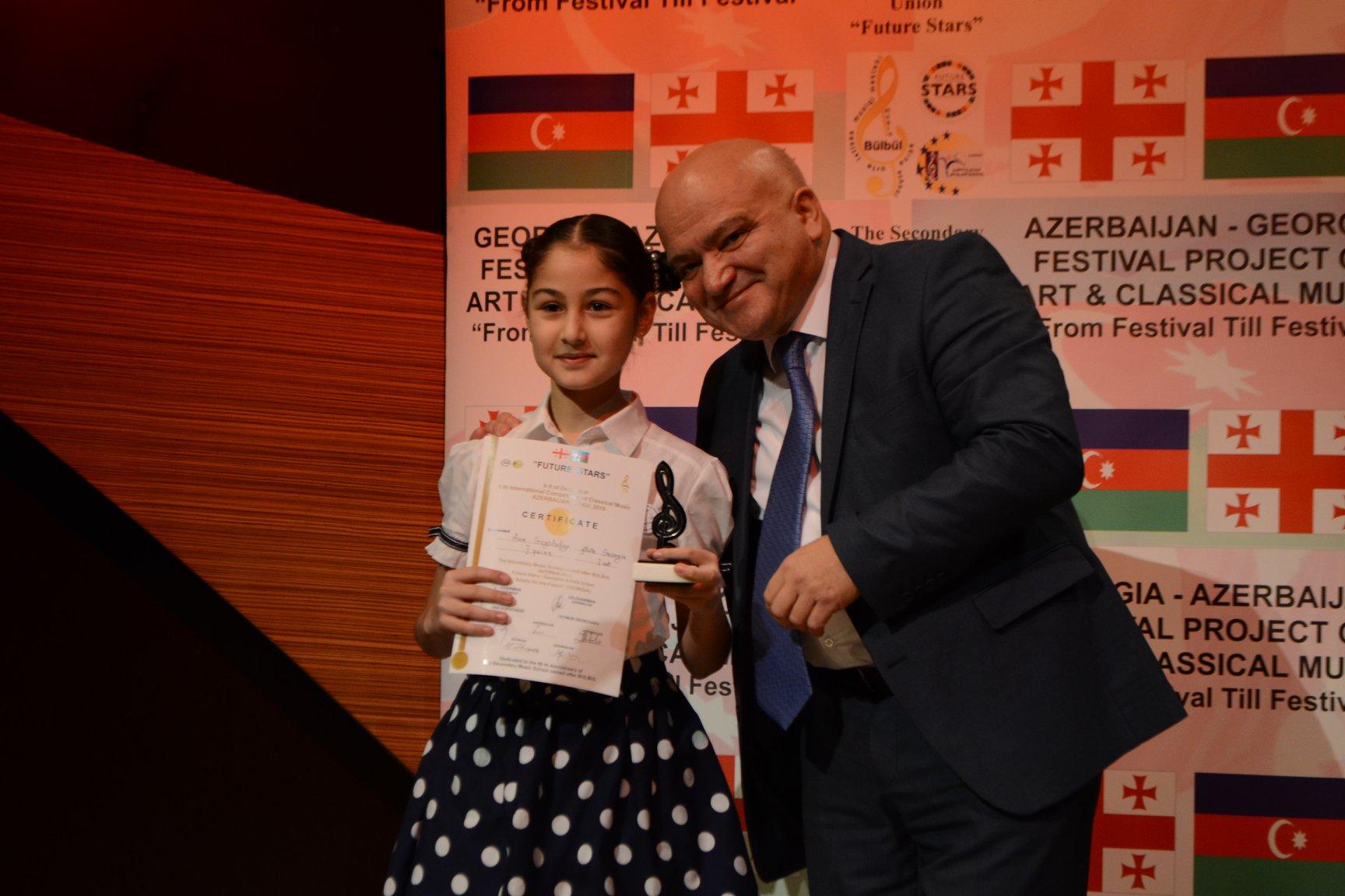 Muğam Mərkəzində “Future Stars 2018” müsabiqə qaliblərinin mükafatlandırılması və yekun konserti keçib (FOTO)