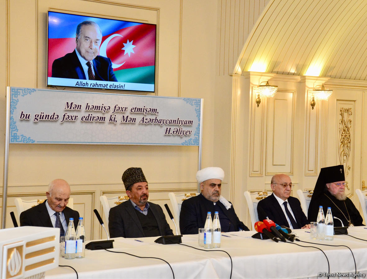 Qafqaz Müsəlmanları İdarəsində ulu öndər Heydər Əliyevin anım günü əlaqədar tədbir keçirilib (FOTO)
