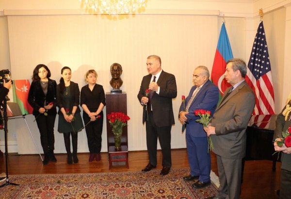 Vaşinqtonda Ümummilli lider Heydər Əliyevin xatirəsi anılıb (FOTO)