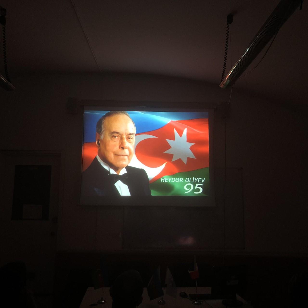 Ulu öndər Heydər Əliyevin xatirəsi İtaliyada yad olunub (FOTO)