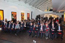 Heydər Əliyev Fondunun təşkilatçılığı ilə Tbilisidə Azərbaycan Xalq Cümhuriyyətinin 100 illiyinə həsr olunan konfrans və sərgi keçirilib (FOTO)