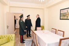 Prezident İlham Əliyev Sabunçu rayonunda hərbçilərə yeni mənzillərin verilməsi mərasimində iştirak edib (FOTO) (YENİLƏNİB)