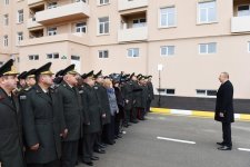 Prezident İlham Əliyev Sabunçu rayonunda hərbçilərə yeni mənzillərin verilməsi mərasimində iştirak edib (FOTO) (YENİLƏNİB)