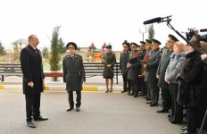 Prezident İlham Əliyev Sabunçu rayonunda hərbçilərə yeni mənzillərin verilməsi mərasimində iştirak edib (FOTO) (YENİLƏNİB)