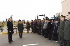 Prezident İlham Əliyev Sabunçu rayonunda hərbçilərə yeni mənzillərin verilməsi mərasimində iştirak edib (FOTO) (YENİLƏNİB)