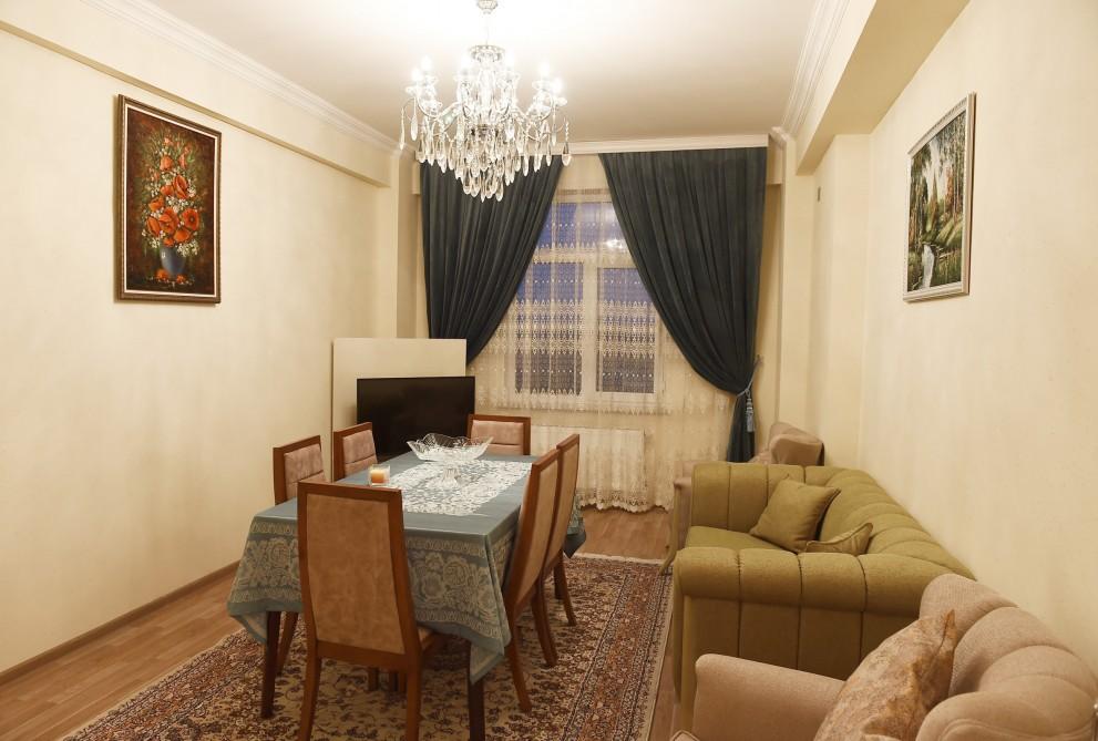 Prezident İlham Əliyev Sabunçu rayonunda hərbçilərə yeni mənzillərin verilməsi mərasimində iştirak edib (FOTO) (YENİLƏNİB)