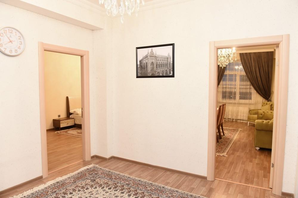 Prezident İlham Əliyev Sabunçu rayonunda hərbçilərə yeni mənzillərin verilməsi mərasimində iştirak edib (FOTO) (YENİLƏNİB)