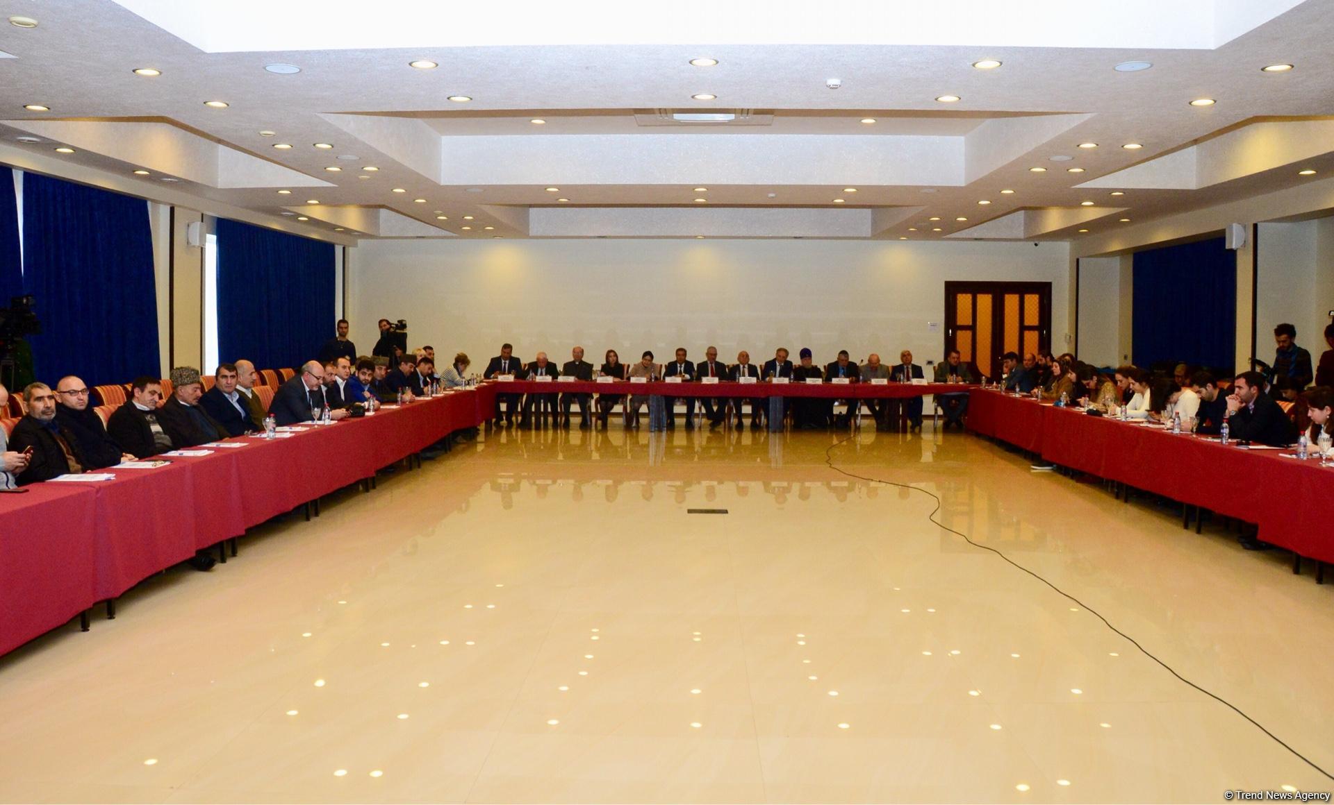"Dini qurumlar və sosial media" mövzusunda konfrans keçirilib (FOTO)