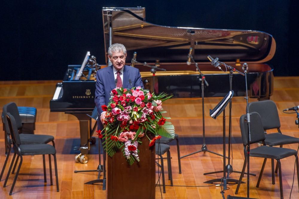 Heydər Əliyev Fondunun təşkilatçılığı ilə Pekində Azərbaycan-Çin dostluq konserti keçirilib (FOTO)