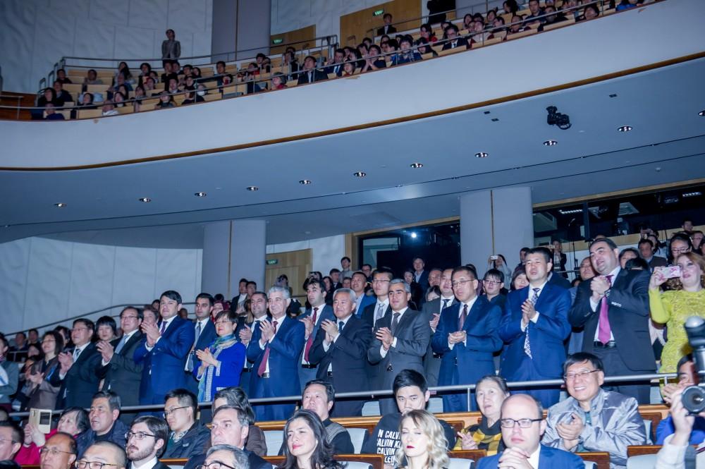 Heydər Əliyev Fondunun təşkilatçılığı ilə Pekində Azərbaycan-Çin dostluq konserti keçirilib (FOTO)
