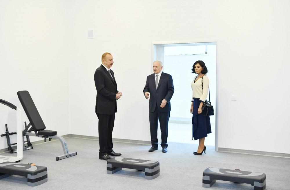 Prezident İlham Əliyev və birinci xanım Mehriban Əliyeva Bakıda Elmi-Tədqiqat Tibbi Bərpa İnstitutunda əsaslı yenidənqurmadan sonra yaradılan şəraitlə tanış olublar (FOTO) (YENİLƏNİB)
